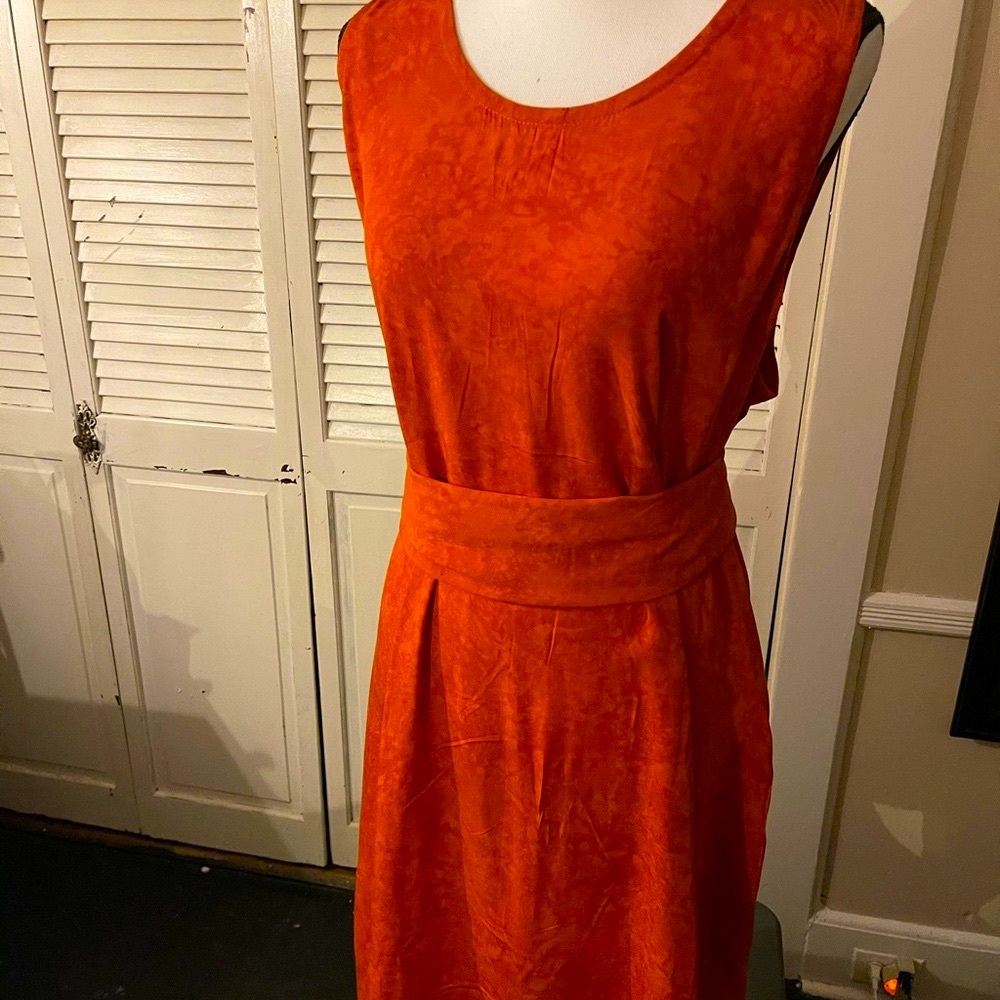 🔥NWT🔥Woman’s 🔥Design: 🔥rustic top &🔥scarf.